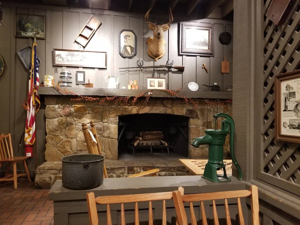 Cracker Barrel Old Country Store | restaurant | 152 Rowe Rd, Staunton, VA 24401, USA | 5408857550 OR +1 540-885-7550