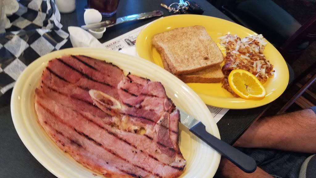 Round the Clock | restaurant | 219 Pine Lake Ave, La Porte, IN 46350, USA | 2193265817 OR +1 219-326-5817