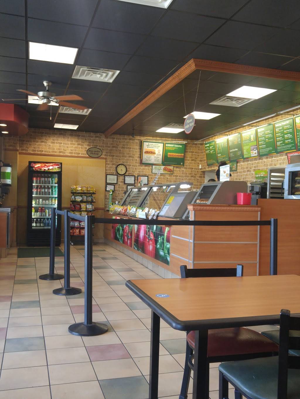 Subway Restaurants | restaurant | 2912 E University Dr #100, Denton, TX 76209, USA | 9405666166 OR +1 940-566-6166
