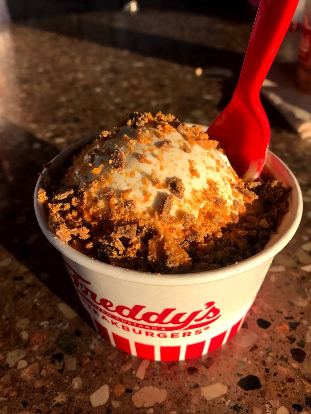 Freddys Frozen Custard & Steakburgers | restaurant | 129 E Williams Field Rd, Gilbert, AZ 85295, USA | 4808993500 OR +1 480-899-3500