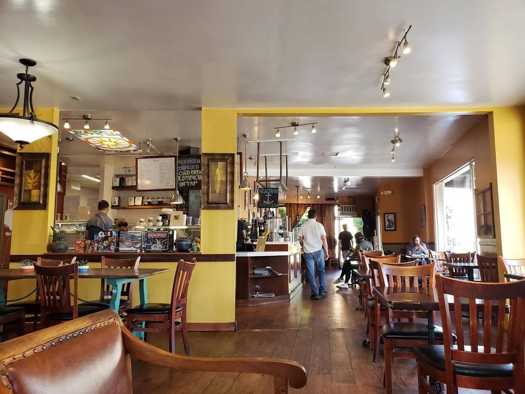 Solar de Cahuenga | restaurant | 1847 N Cahuenga Blvd, Los Angeles, CA 90028, USA | 3234677510 OR +1 323-467-7510