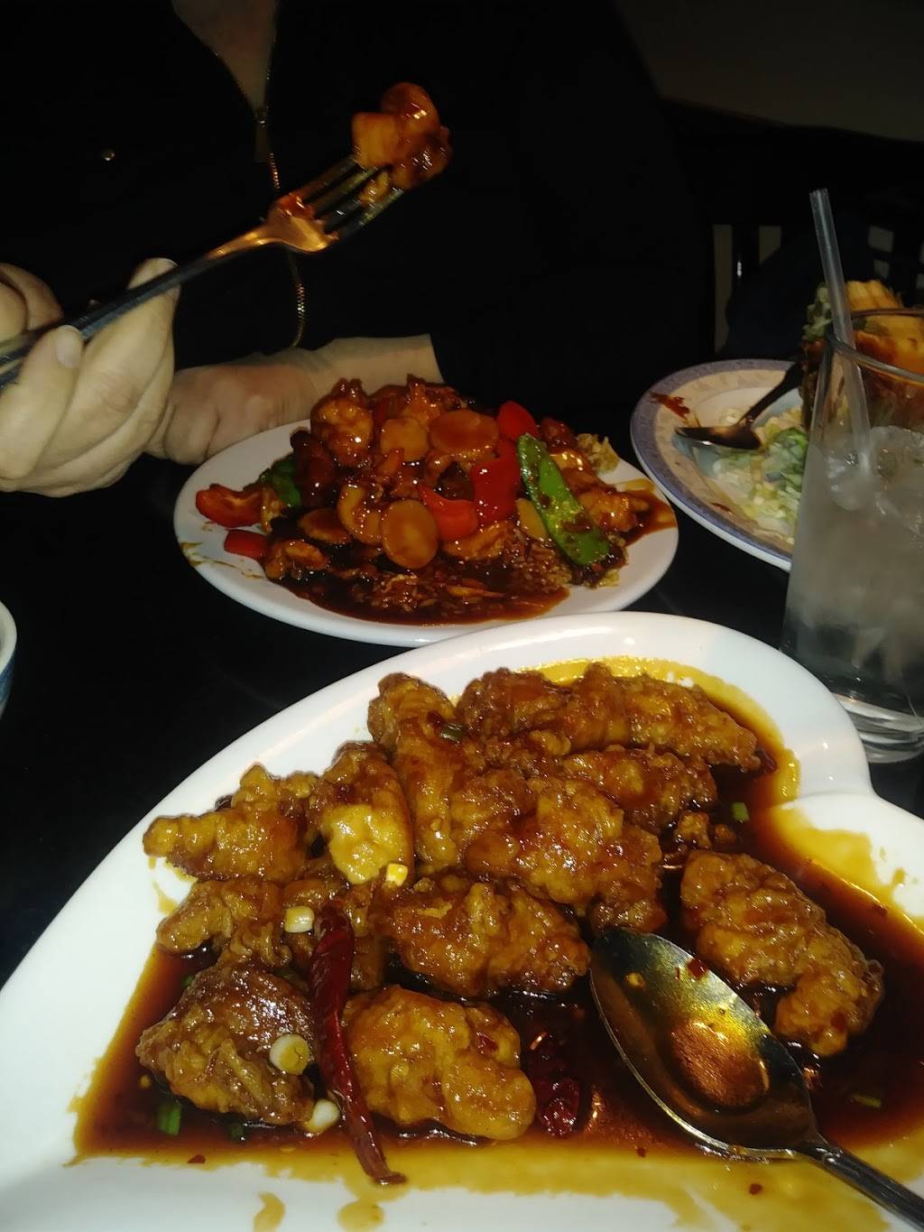 China Palace | restaurant | 409 Broad St, Sewickley, PA 15143, USA | 4127417423 OR +1 412-741-7423