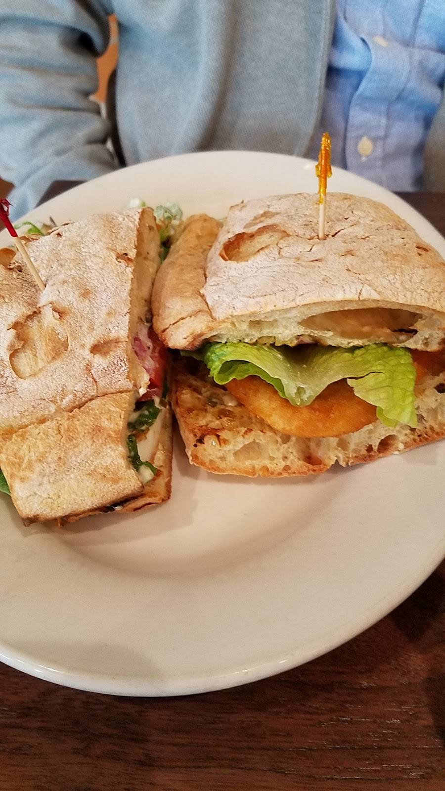 Googie Grill | cafe | 1520 Del Monte Blvd, Seaside, CA 93955, USA | 8313921520 OR +1 831-392-1520