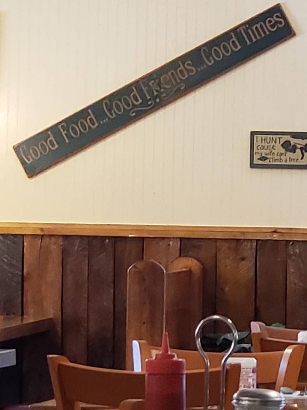 Gunsmoke Country Grill | restaurant | 2577 Caledonia-Leroy Rd, Le Roy, NY 14482, USA | 5855386569 OR +1 585-538-6569