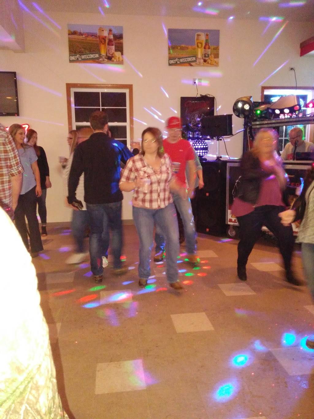 Kleemans Bar & Grill | restaurant | 116 5th Ave, New Glarus, WI 53574, USA | 6085275499 OR +1 608-527-5499