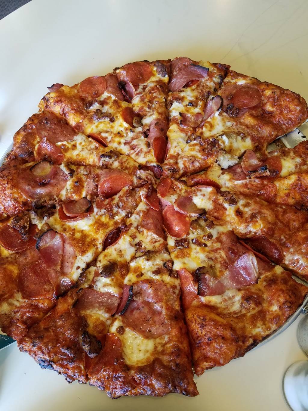 Round Table Pizza | meal delivery | 5101 Folsom Blvd, Sacramento, CA 95819, USA | 9164575705 OR +1 916-457-5705
