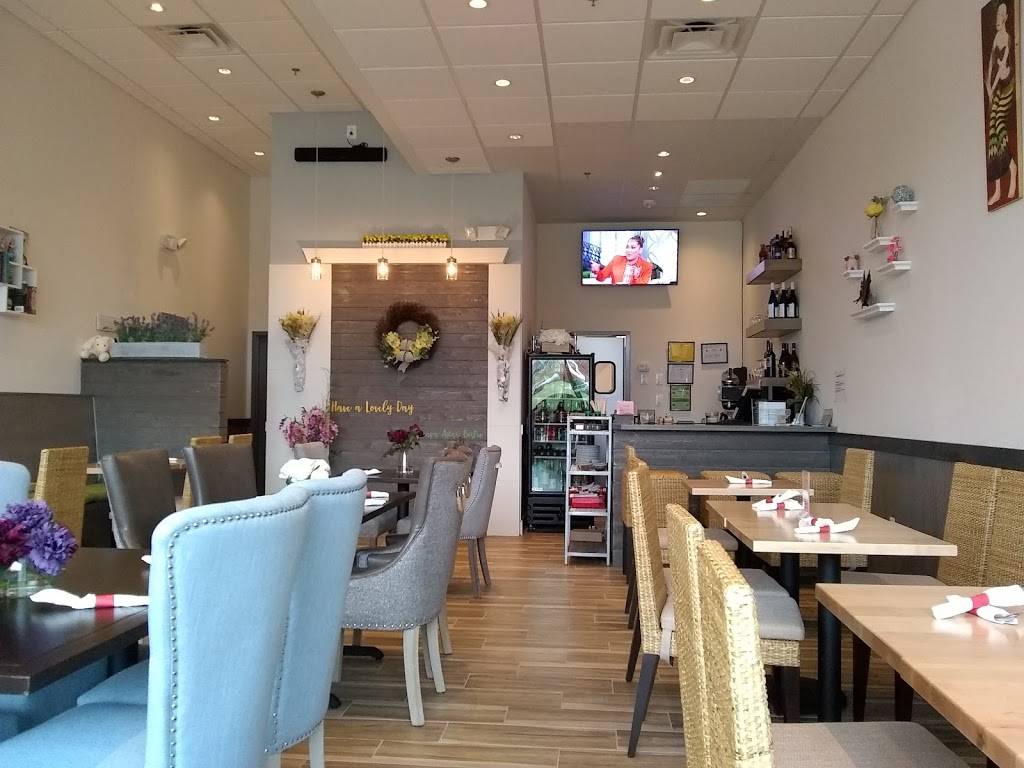 Burapa Asian Bistro | restaurant | 20 Town Square #160, Lovettsville, VA 20180, USA | 7033491188 OR +1 703-349-1188