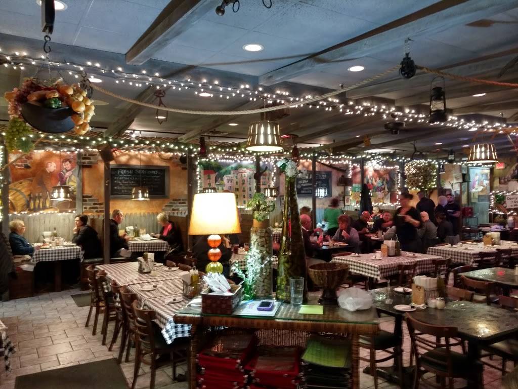 Mangia Mangia | restaurant | 5555 S Brainard Ave #400, Countryside, IL 60525, USA | 7083523631 OR +1 708-352-3631