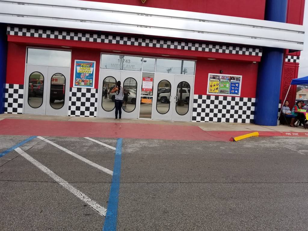 San Antonios Incredible Pizza Company | restaurant | 11743 West Ave, San Antonio, TX 78216, USA | 2106106086 OR +1 210-610-6086