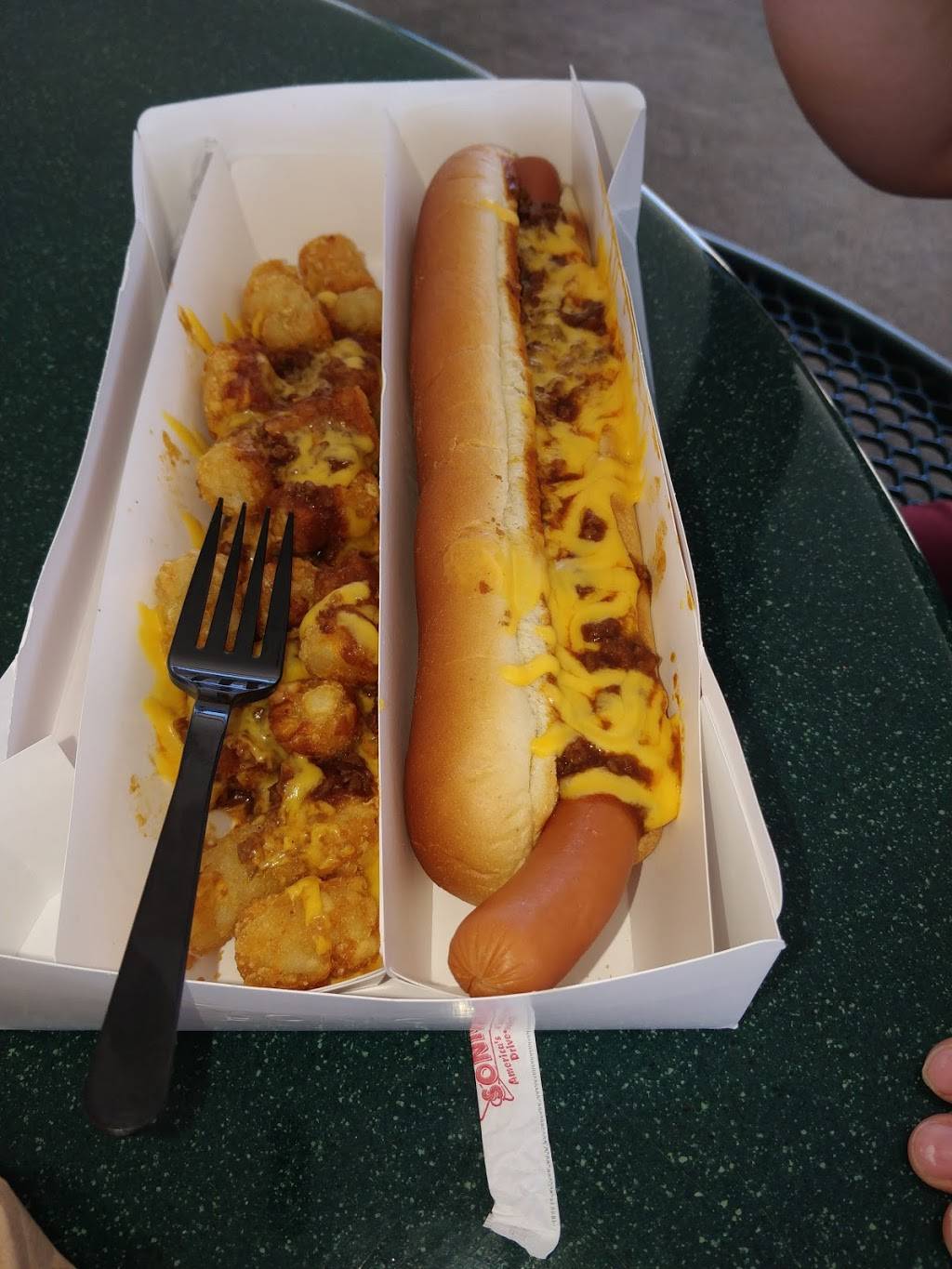 Sonic Drive-In | restaurant | 415 Magnolia Ave, Auburndale, FL 33823, USA | 8639673583 OR +1 863-967-3583