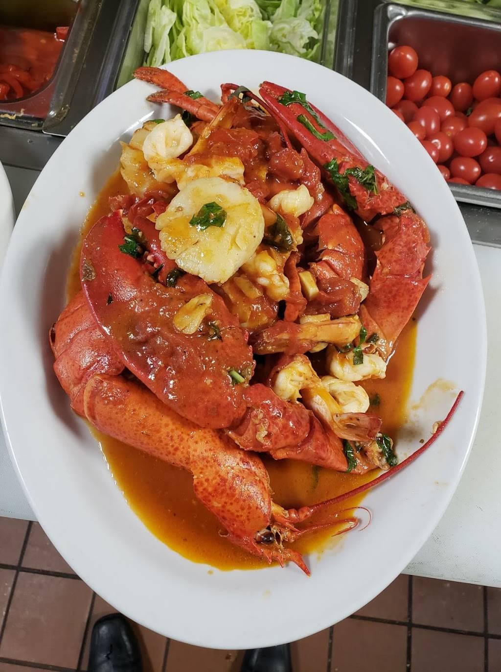 La Union Oyster & Clam Bar | restaurant | 102 N Franklin St, Hempstead, NY 11550, USA | 5164939624 OR +1 516-493-9624