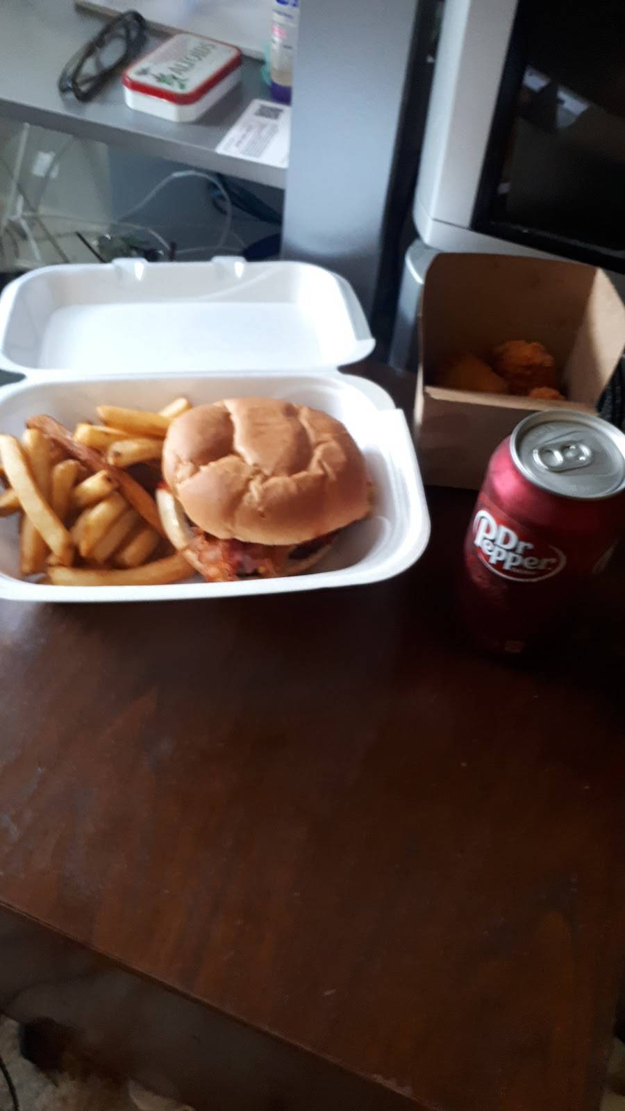 Petrolia Pizza & Sub | restaurant | 4170 Petrolia Line, Petrolia, ON N0N 1R0, Canada | 5198821886 OR +1 519-882-1886