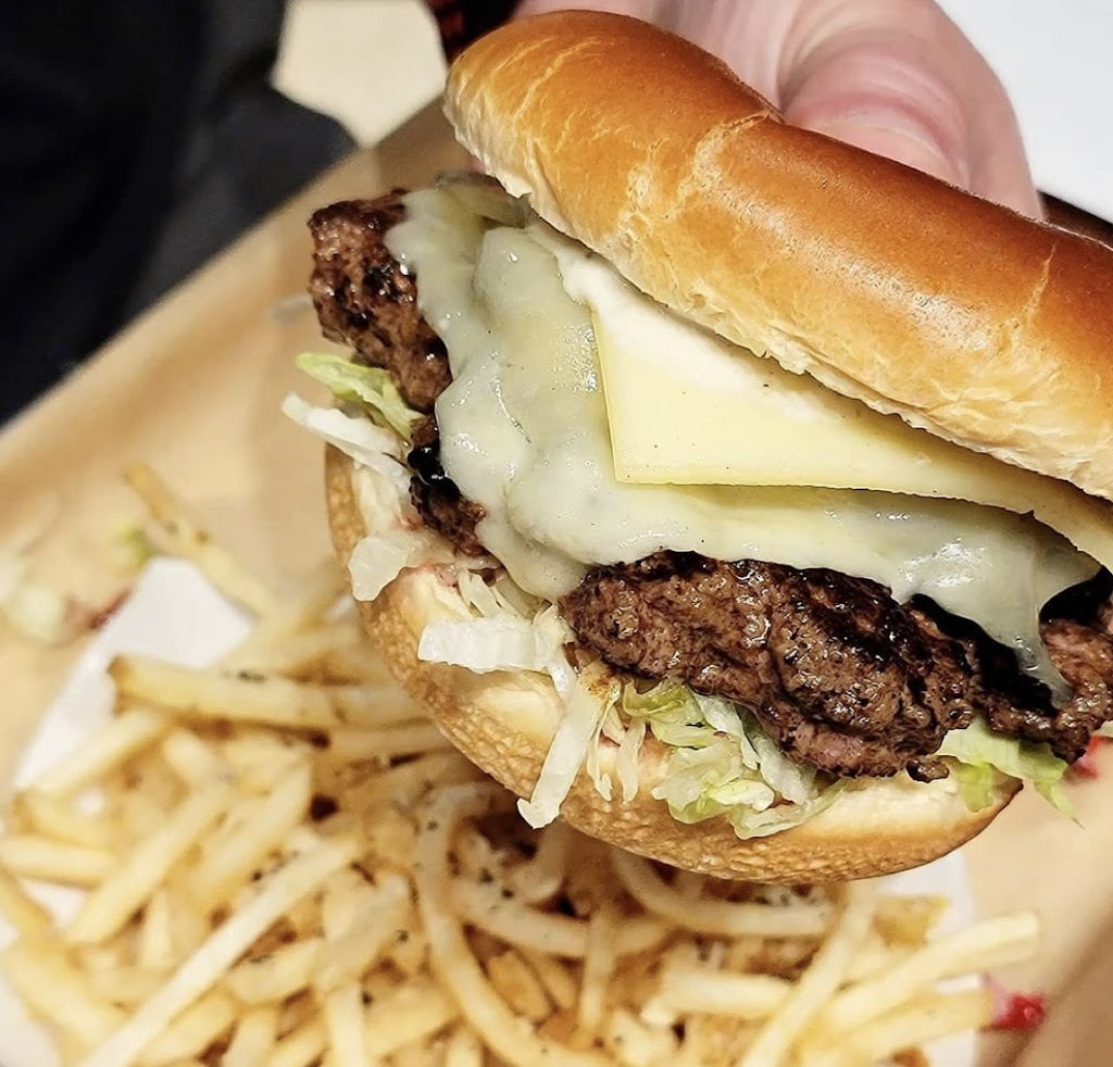 Willys Original Burgers | restaurant | 4721 S Orange Ave Suite B, Orlando, FL 32806, USA | 4073175157 OR +1 407-317-5157