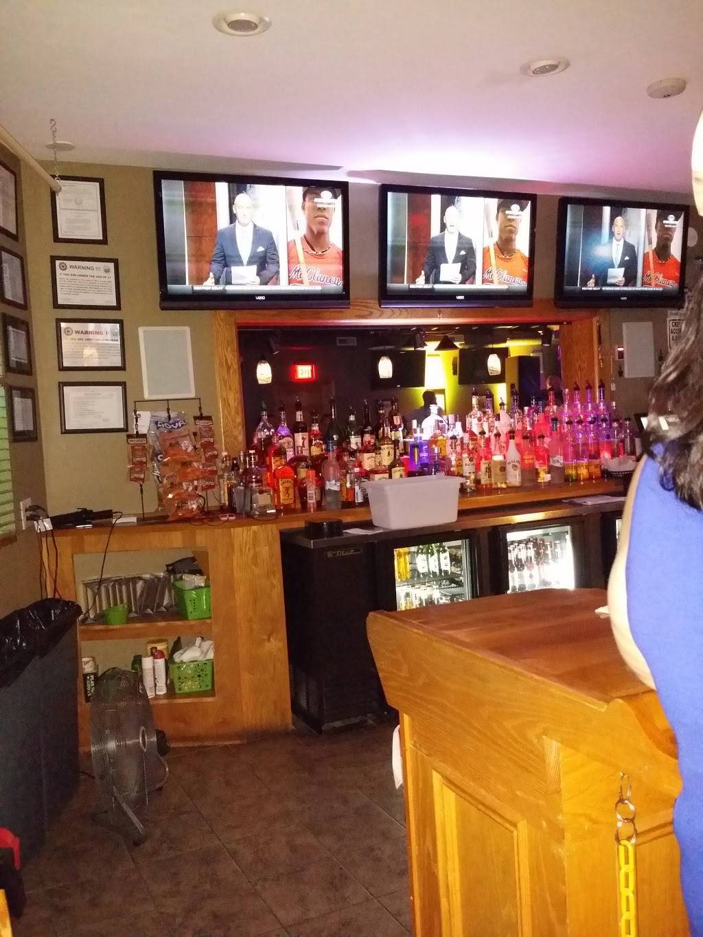 Bennys Sports Bar | night club | 3463 Fulton Rd, Cleveland, OH 44109, USA | 2166614600 OR +1 216-661-4600