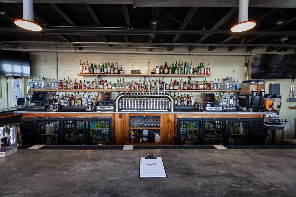 Queen City Radio | restaurant | 222 W 12th St, Cincinnati, OH 45202, USA | 5133810918 OR +1 513-381-0918