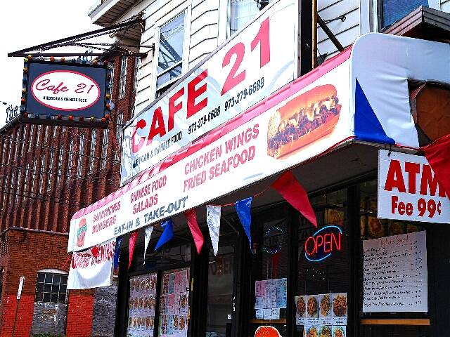 Cafe 21 | restaurant | 303 21st Ave, Paterson, NJ 07501, USA | 9732796688 OR +1 973-279-6688