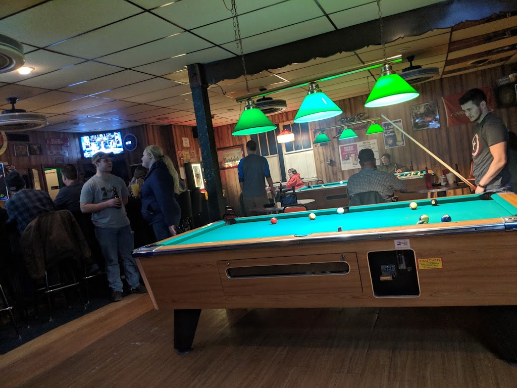 Bennys Bar & Grill | restaurant | 113 N Main St, Batesville, IN 47006, USA | 8129324825 OR +1 812-932-4825