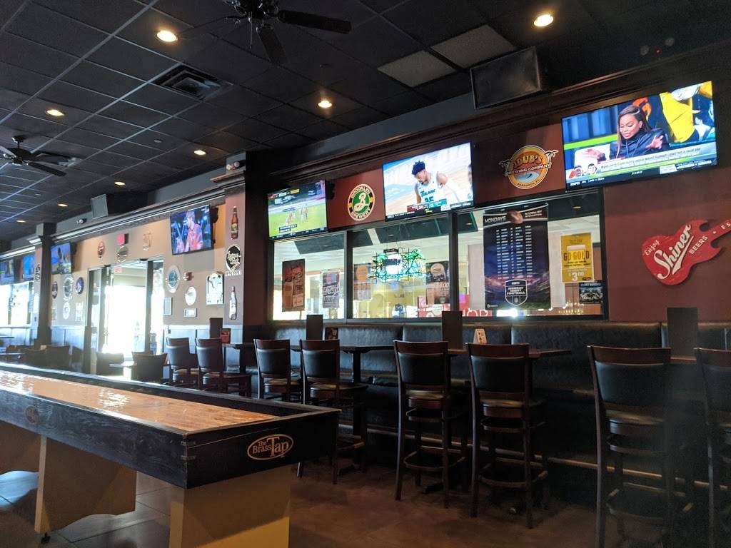 The Brass Tap | restaurant | 2438 Tyrone Blvd N, St. Petersburg, FL 33710, USA | 7273453222 OR +1 727-345-3222