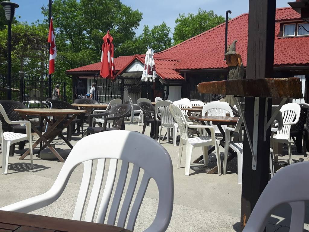 Chemong Lodge | restaurant | 764 Hunter St, Bridgenorth, ON K0L 1H0, Canada | 7052928435 OR +1 705-292-8435