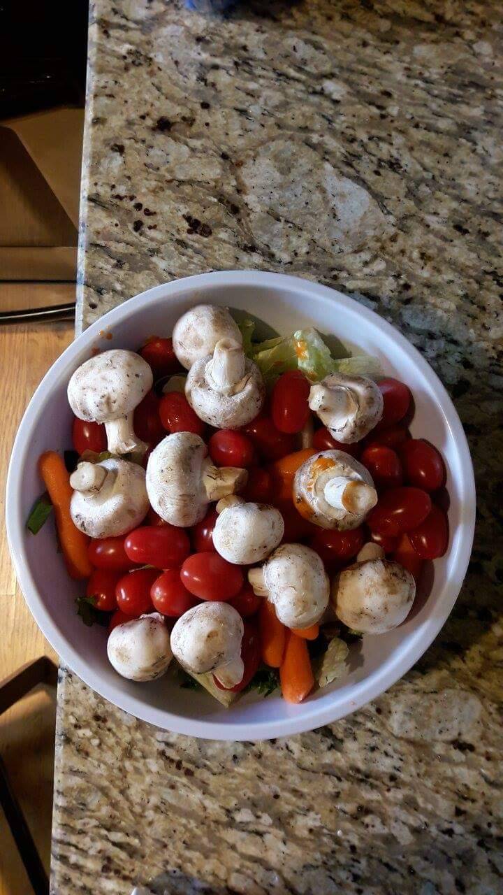 Martins Corner | restaurant | 2058 W 22nd Pl, Chicago, IL 60608, USA | 7738475515 OR +1 773-847-5515