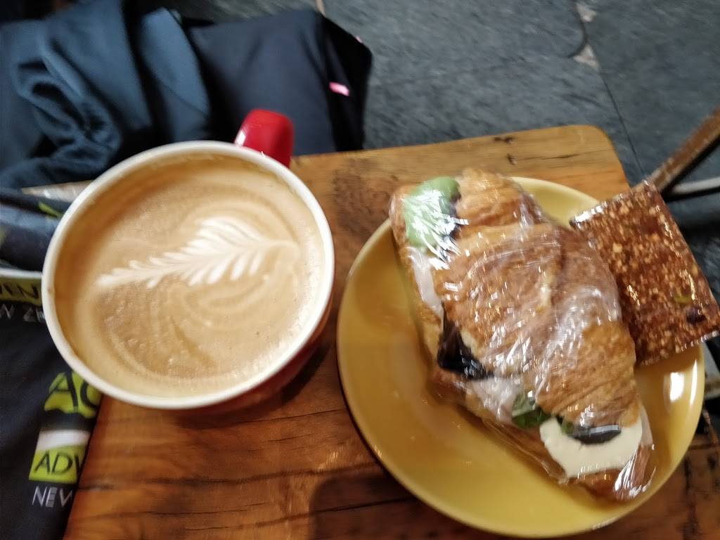 Cafe Les Saisons Coffee | cafe | 232 Chemin Old Chelsea, Chelsea, QC J9B 1J3, Canada | 8198273303 OR +1 819-827-3303