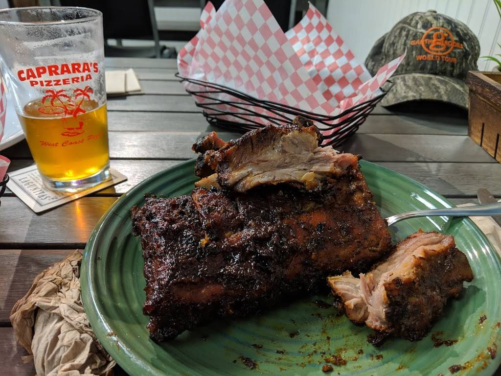 Capraras Pizzeria | restaurant | 10060 Main St, Penngrove, CA 94951, USA | 7076641515 OR +1 707-664-1515