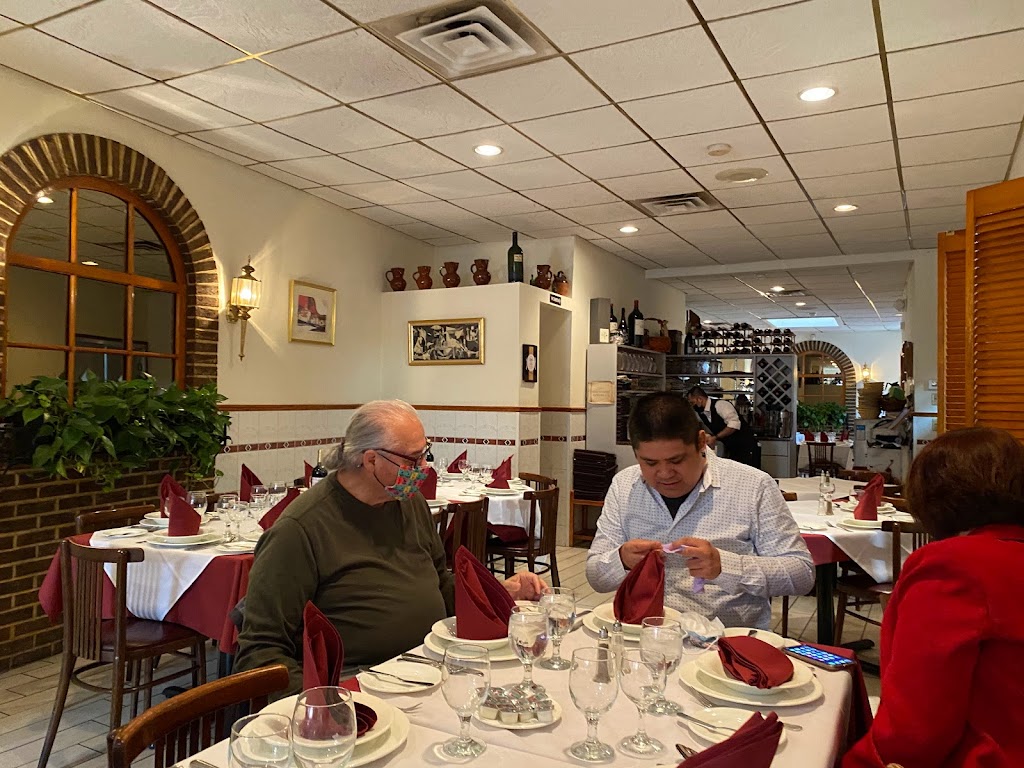 Casa Vasca | restaurant | 141 Elm St, Newark, NJ 07105, USA | 9734651350 OR +1 973-465-1350