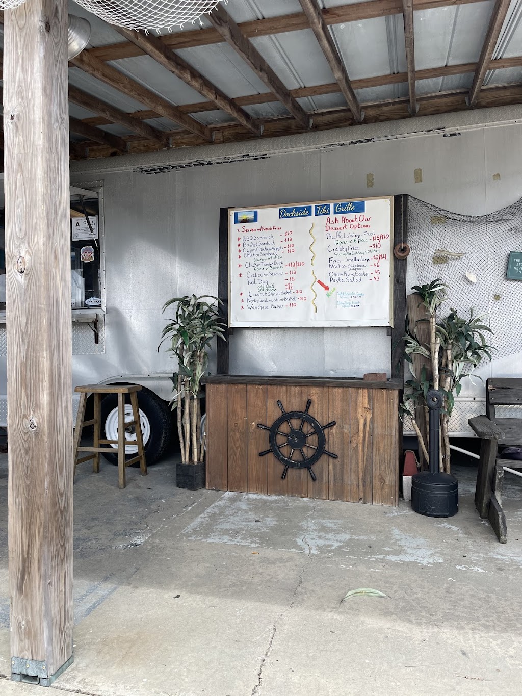 Dockside Tiki Grille | restaurant | 708 Harbor Rd, Wanchese, NC 27981, USA | 7573628876 OR +1 757-362-8876