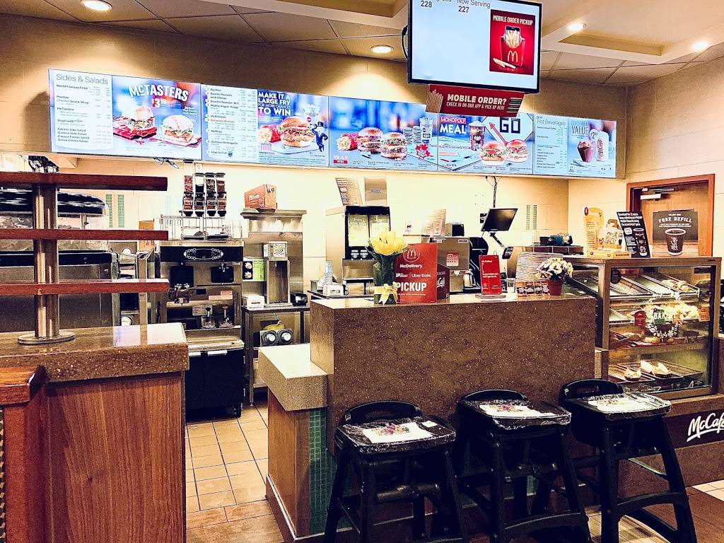 McDonalds | cafe | 40 Sportsworld Dr, Kitchener, ON N2P 2J1, Canada | 5196531901 OR +1 519-653-1901