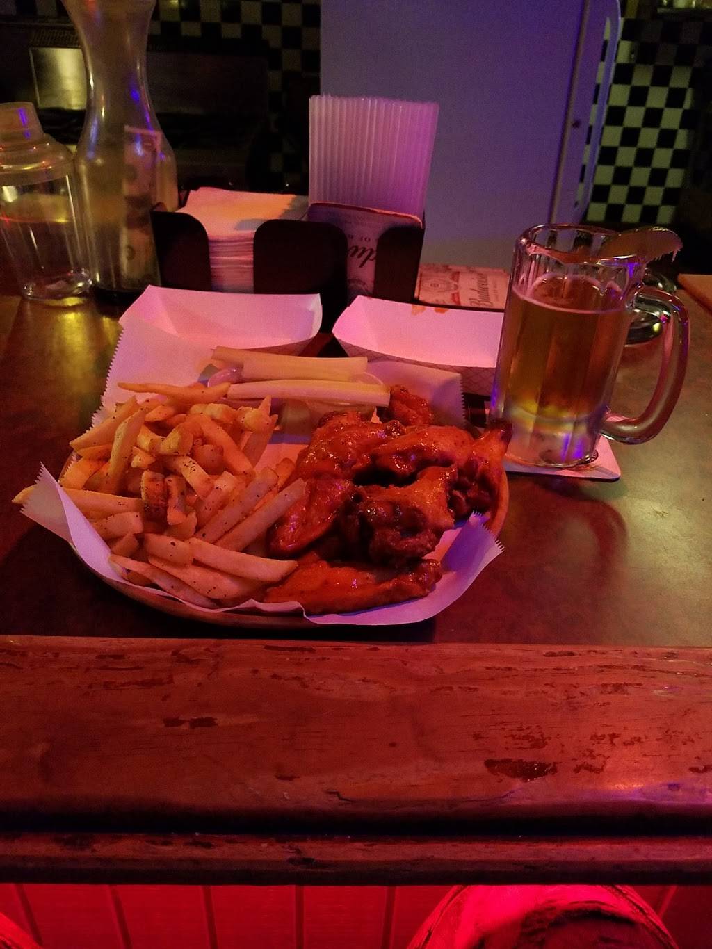 MJs Bar & Grill | restaurant | 1310 S Fort Hood St, Killeen, TX 76542, USA | 2545547008 OR +1 254-554-7008