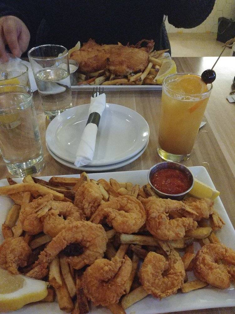 BIG & little’s Restaurant and Bar | restaurant | 3000 W Fullerton Ave, Chicago, IL 60647, USA | 7736879033 OR +1 773-687-9033