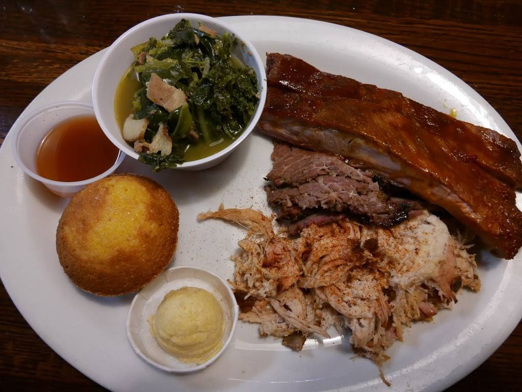 Smoking Pig BBQ | restaurant | 4379 Las Vegas Blvd N, Las Vegas, NV 89115, USA | 7257773988 OR +1 725-777-3988