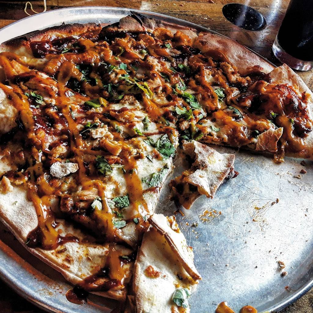 Frank Beer | restaurant | 12000 Tecumseh Rd E, Windsor, ON N8N 1L9, Canada | 5199569822 OR +1 519-956-9822