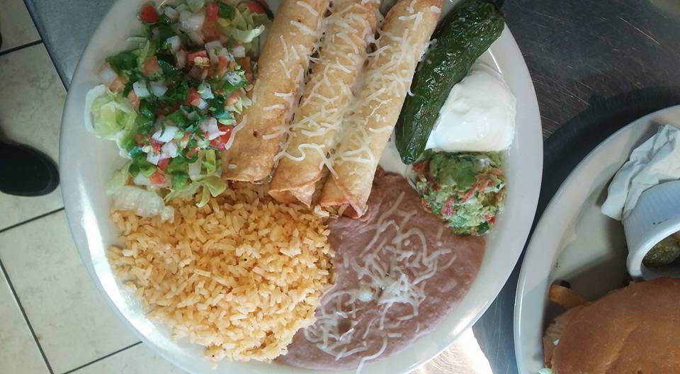 Restaurant y Tacos El Chino | restaurant | 9748 Brockbank Dr, Dallas, TX 75220, USA | 2143532203 OR +1 214-353-2203
