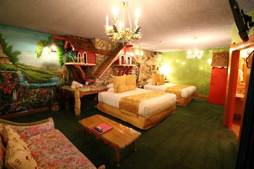 Madonna Inn | cafe | 100 Madonna Rd, San Luis Obispo, CA 93405, USA | 8055433000 OR +1 805-543-3000