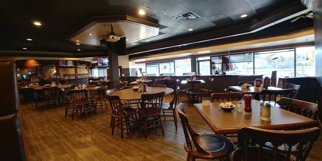 Broadway Bar & Grill | restaurant | 1896 Prince of Wales Dr, Nepean, ON K2C 3J7, Canada | 6132247004 OR +1 613-224-7004