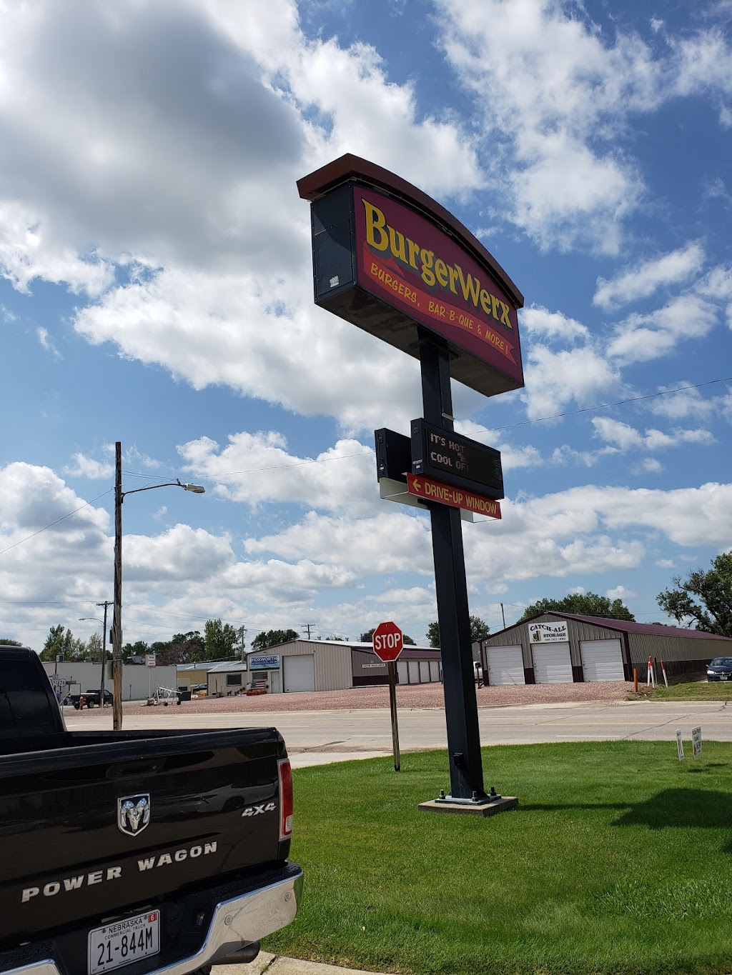 BurgerWerx | restaurant | 320 Main St, Bridgeport, NE 69336, USA | 3082621499 OR +1 308-262-1499