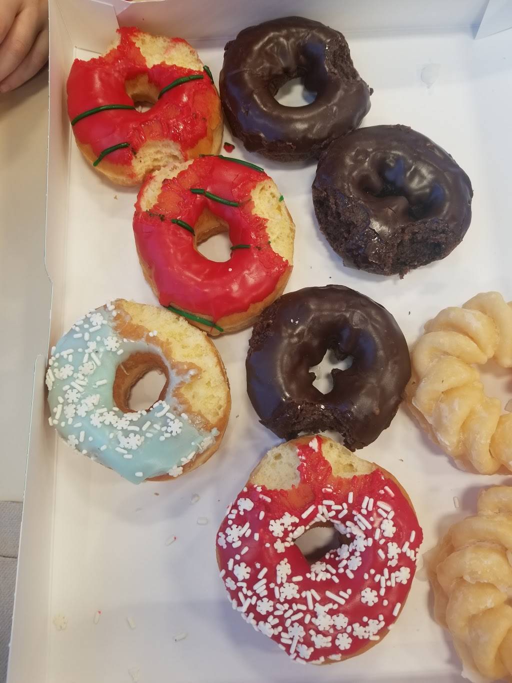 Dunkin | cafe | 617 Front St, McHenry, IL 60050, USA | 8153551839 OR +1 815-355-1839