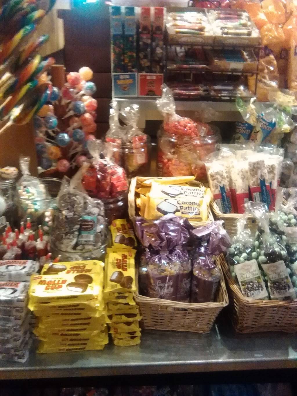 Cracker Barrel Old Country Store | restaurant | 1948 Rockford St, Mt Airy, NC 27030, USA | 3367190514 OR +1 336-719-0514