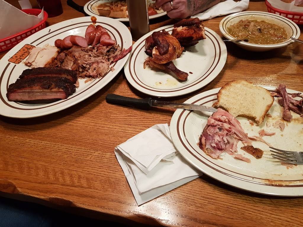 Bonos Pit Bar-B-Q | restaurant | 9393 E Dry Creek Rd, Englewood, CO 80112, USA | 3038507427 OR +1 303-850-7427