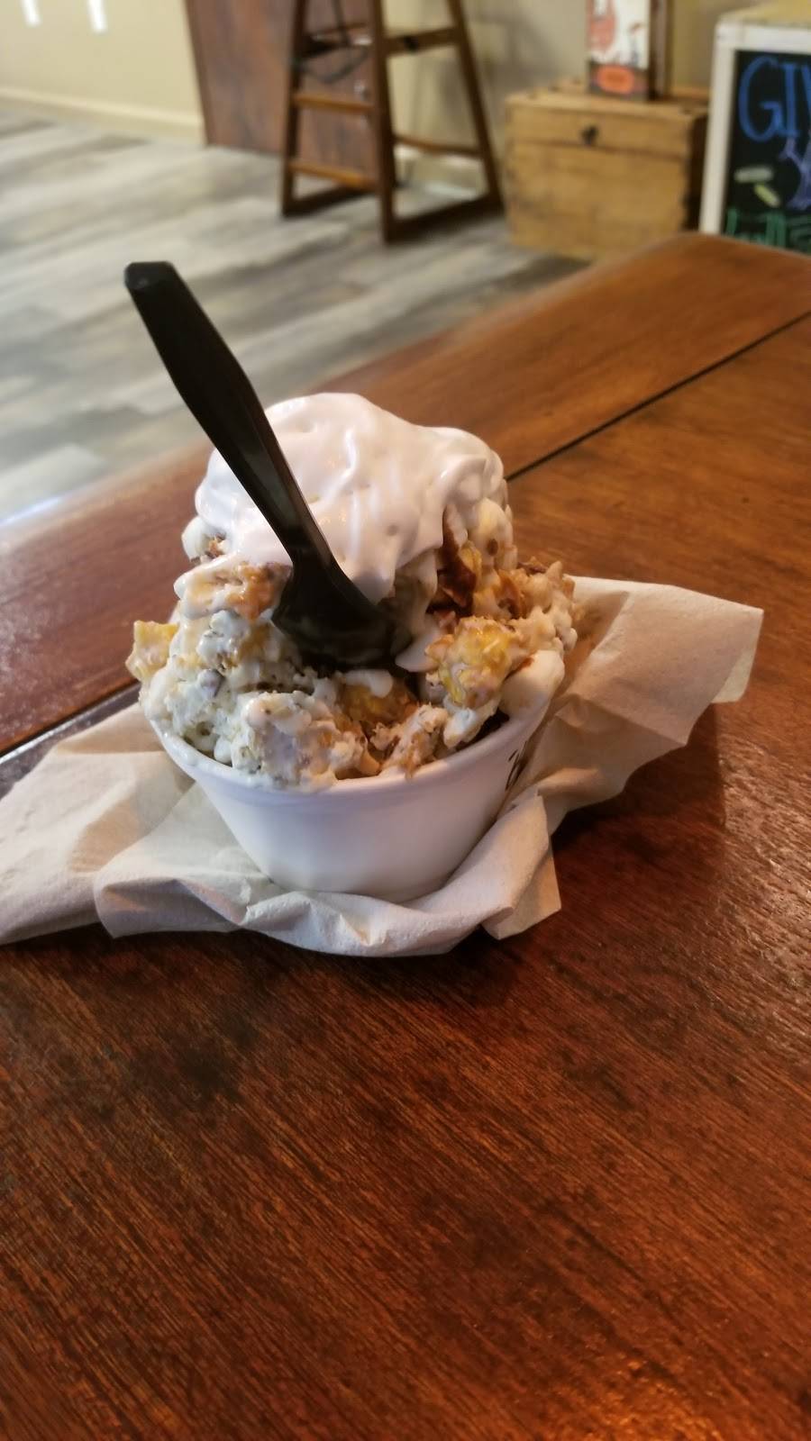 YoHoHo! Nitro Ice Cream & Tasty Grub | restaurant | 23 N Eustis St, Eustis, FL 32726, USA | 3523088262 OR +1 352-308-8262