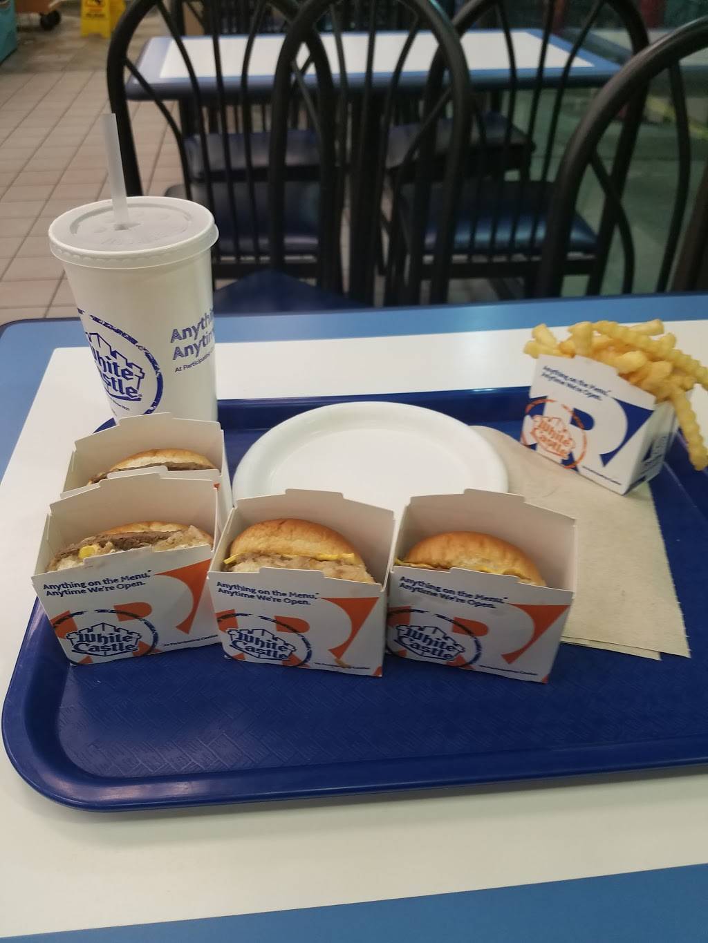 White Castle | restaurant | 153 E Morthland Dr, Valparaiso, IN 46383, USA | 2194775535 OR +1 219-477-5535