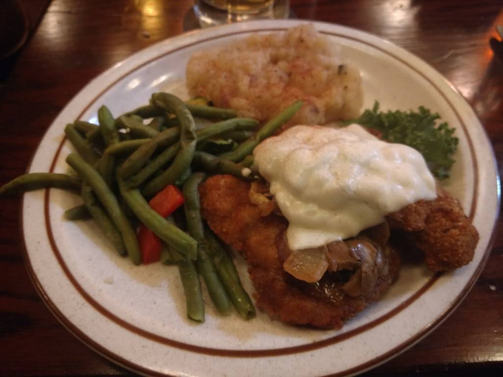 Dakota Inn | restaurant | 17324 John R St, Detroit, MI 48203, USA | 3138679722 OR +1 313-867-9722