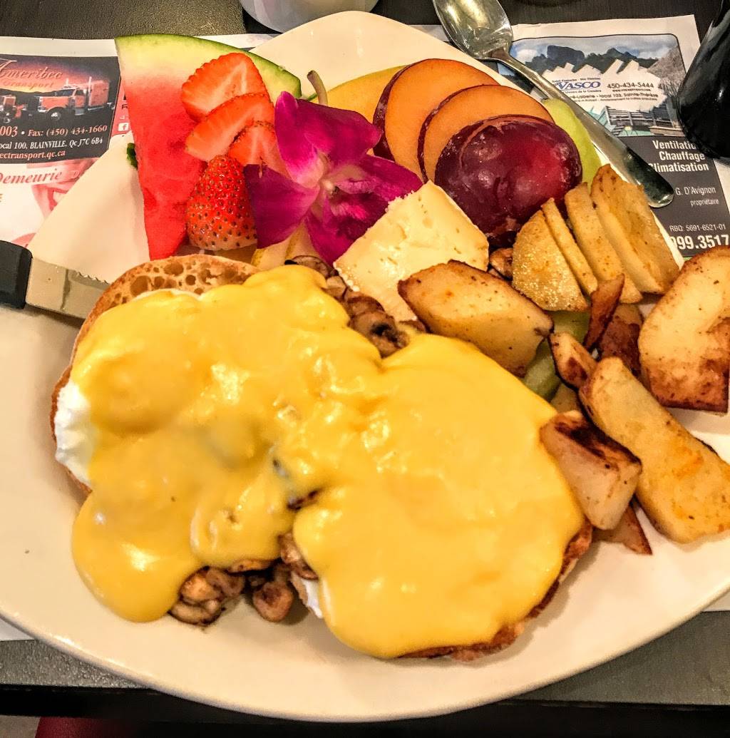 Restaurant Le Friandoeuf Inc | restaurant | 190 Boul Du Cure Labelle, Sainte-Thérèse, QC J7E 2X5, Canada | 4504371261 OR +1 450-437-1261