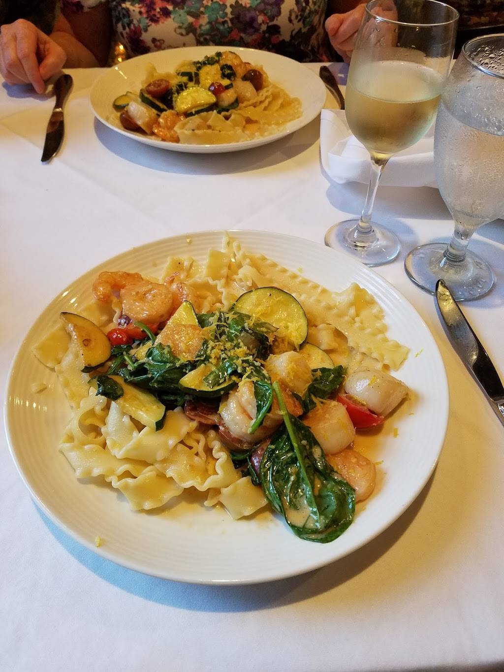 Beardslee Castle | restaurant | 123 Old State Rd, Little Falls, NY 13365, USA | 3158233000 OR +1 315-823-3000