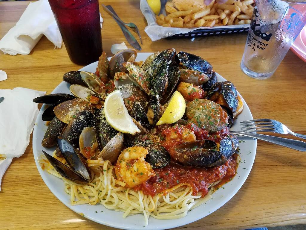 Get Hooked Grill | restaurant | 14333 Crab Trap Court, Hudson, FL 34667, USA | 7278628592 OR +1 727-862-8592