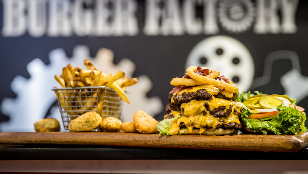 Burger Factory | restaurant | 2460 Neyagawa Blvd #9, Oakville, ON L6H 7P4, Canada | 2897257424 OR +1 289-725-7424