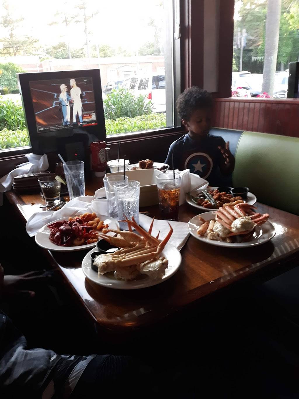 Just Georges | restaurant | 1956 Laskin Rd, Virginia Beach, VA 23454, USA | 7574288940 OR +1 757-428-8940