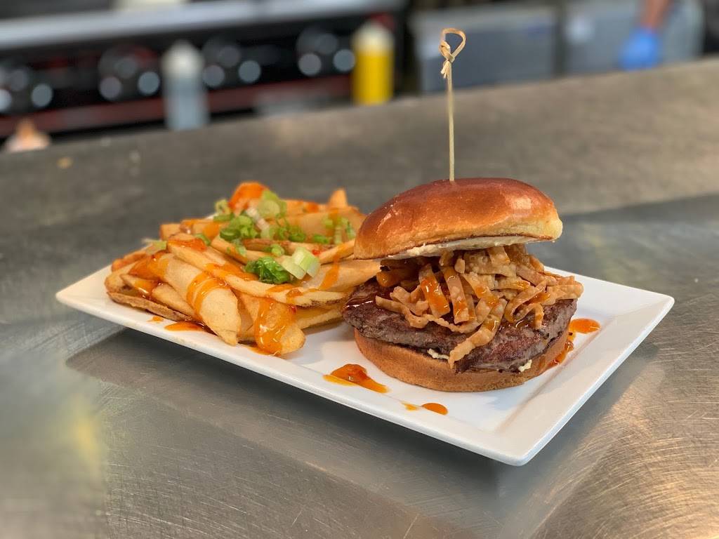 Social - Eats & Crafts | restaurant | 655 NE 56th St, Pleasant Hill, IA 50327, USA | 5152631700 OR +1 515-263-1700