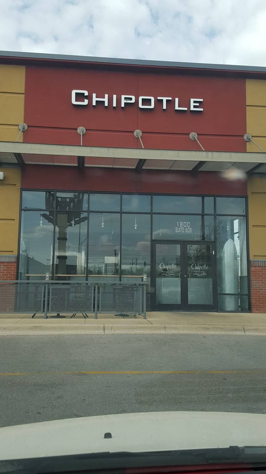 Chipotle Mexican Grill | restaurant | 1800 McFarland Blvd E Suite 608, Tuscaloosa, AL 35404, USA | 2053910140 OR +1 205-391-0140